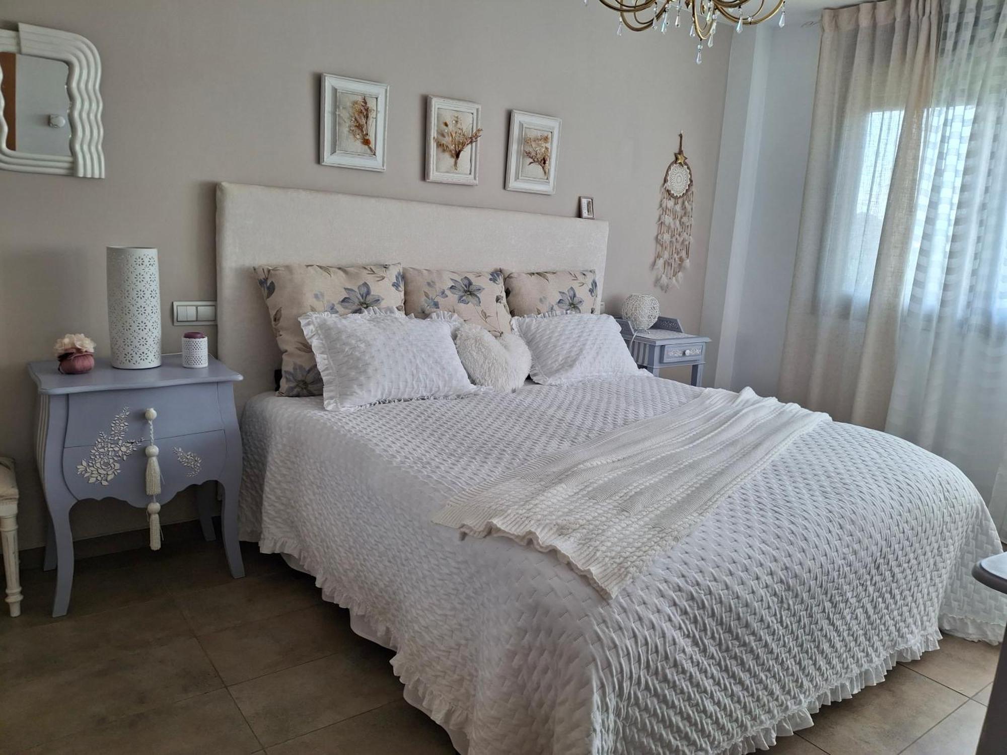 En Casa Moderna Con Jardin Homestay Santa Cruz De Bezana