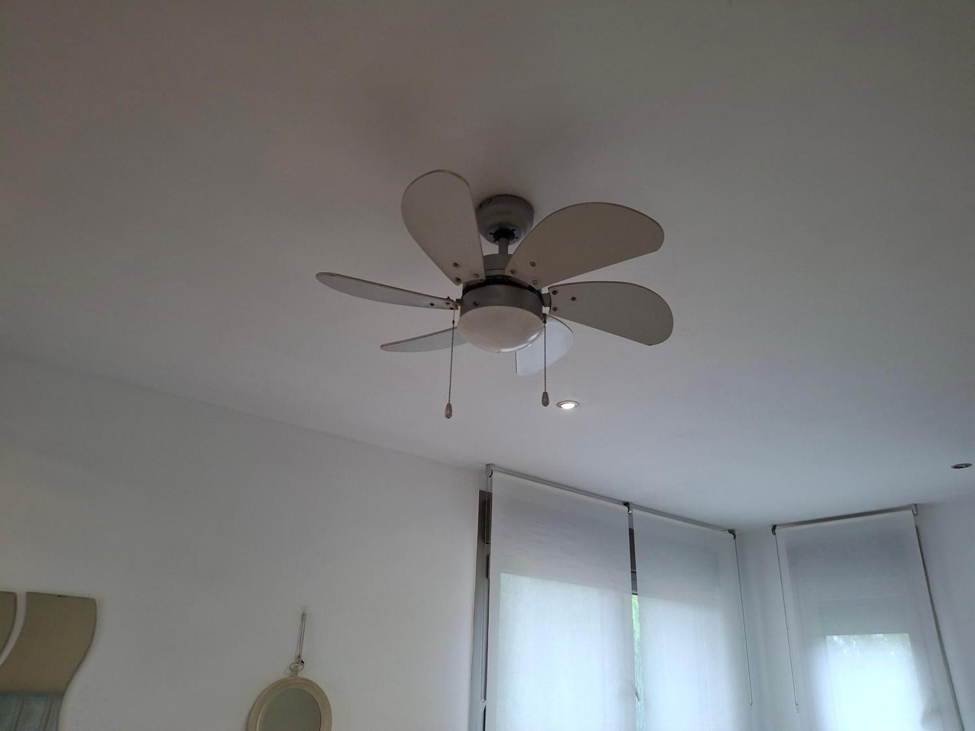 Homestay En Casa Moderna Con Jardin Santa Cruz De Bezana